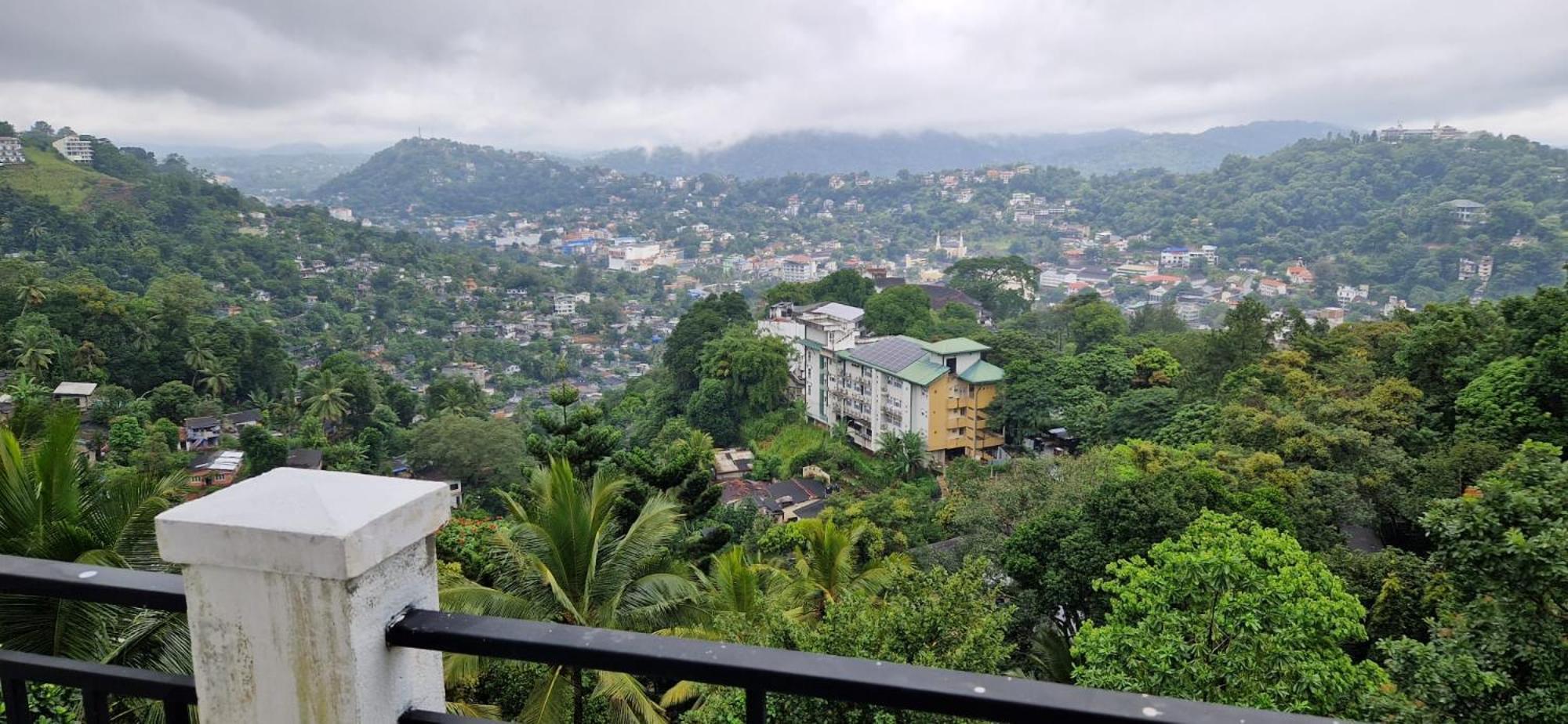 Golden King Residence - Free Pickup From Kandy Railway Station Экстерьер фото