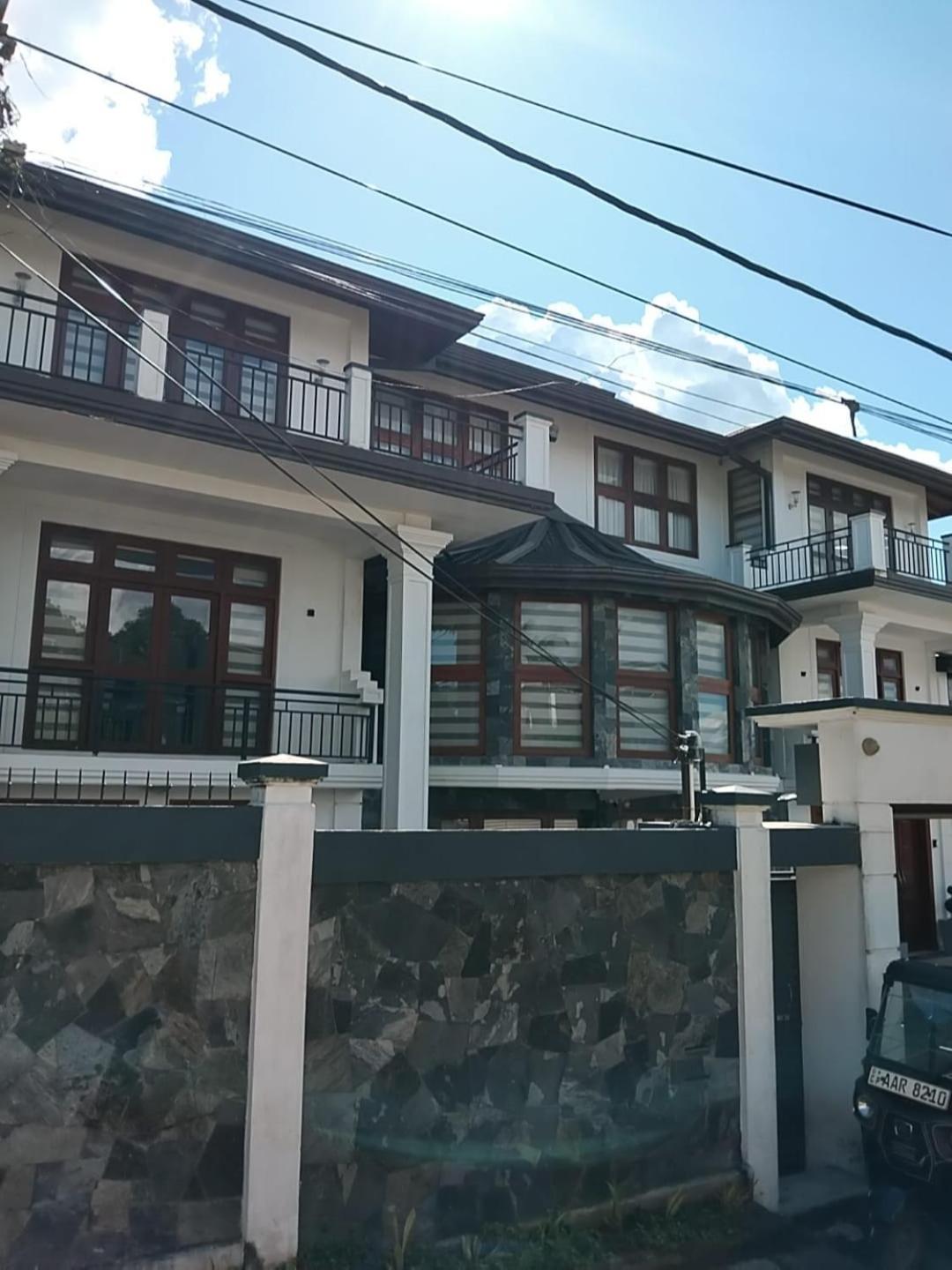 Golden King Residence - Free Pickup From Kandy Railway Station Экстерьер фото