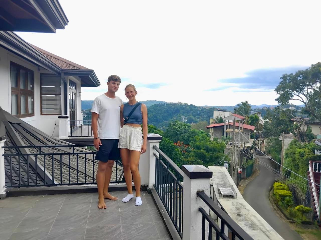Golden King Residence - Free Pickup From Kandy Railway Station Экстерьер фото