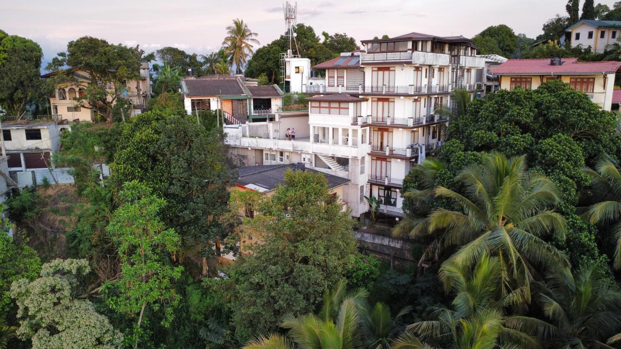 Golden King Residence - Free Pickup From Kandy Railway Station Экстерьер фото