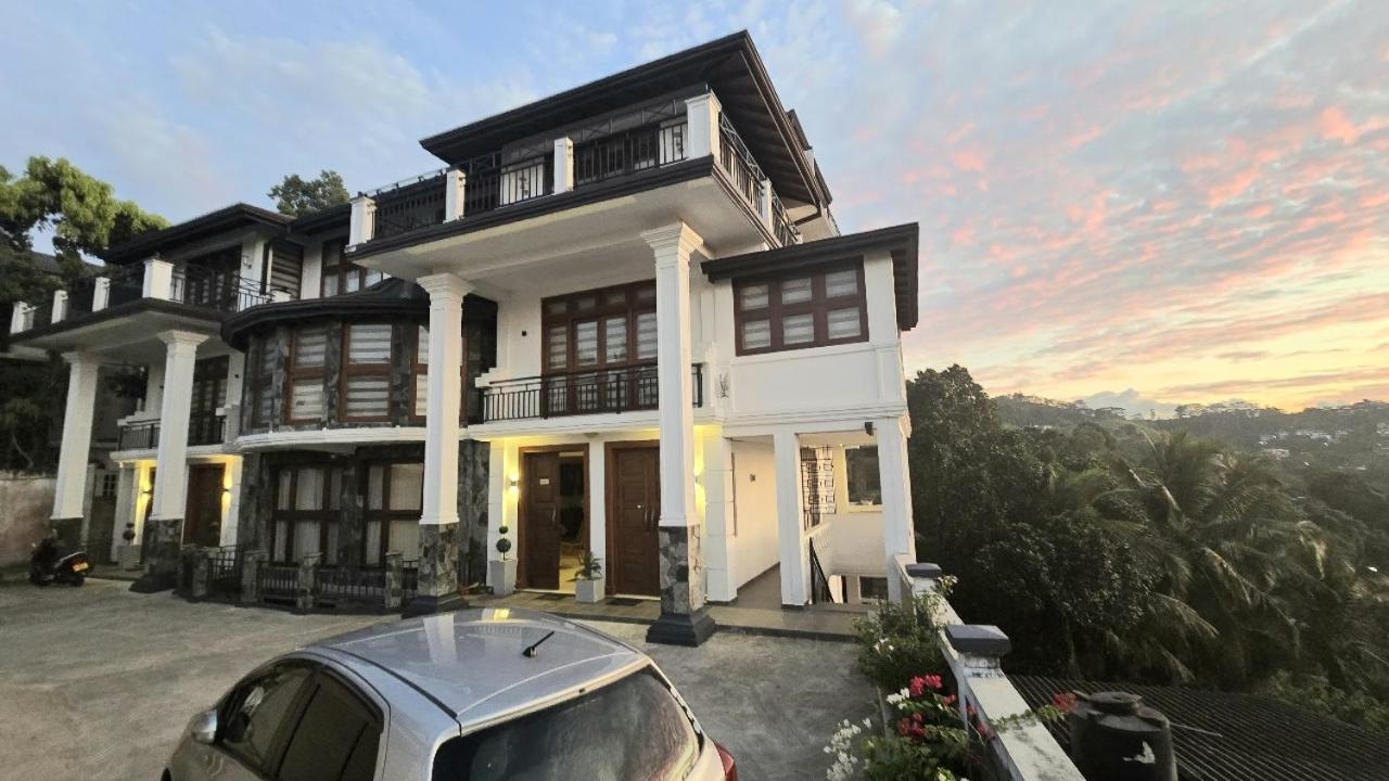 Golden King Residence - Free Pickup From Kandy Railway Station Экстерьер фото